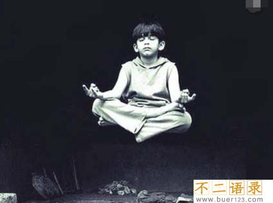 揭秘人体悬浮术之谜，不借助外力悬空身体(罕见超能力)