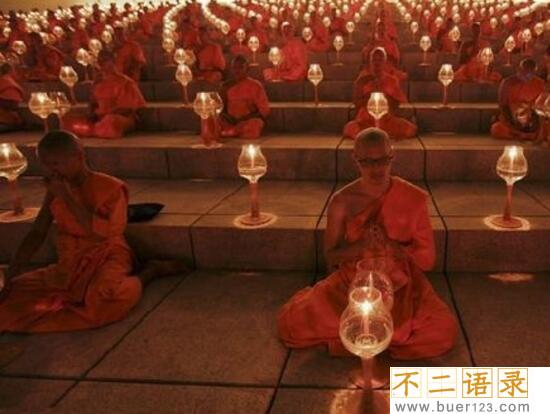 揭秘人体悬浮术之谜，不借助外力悬空身体(罕见超能力)图片