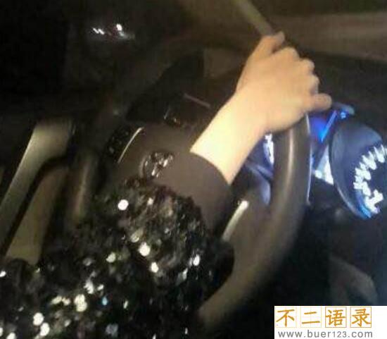 yy夏可可车祸事件经过，主播秦始皇伤重不治身亡(照片)图片