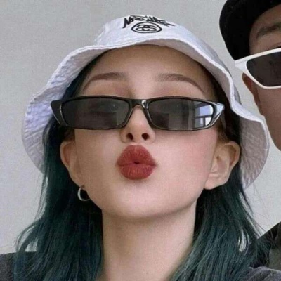 高清适合当头像的潮图好看的女生头像高冷动漫短发图片