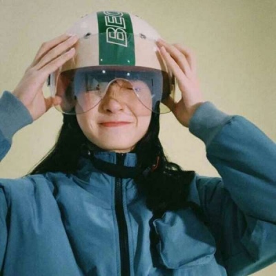 高清适合当头像的潮图好看的女生头像高冷动漫短发图片