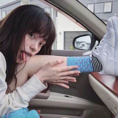 高清适合当头像的潮图好看的女生头像高冷动漫短发图片