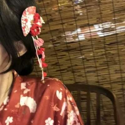 适合过年喜庆的可爱动漫头像女生微丧图片