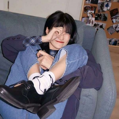2021可盐可甜带眼泪的女生动漫头像图片