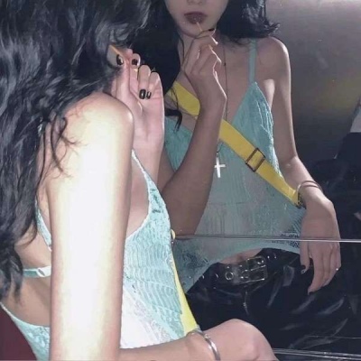 2021可盐可甜带眼泪的女生动漫头像图片