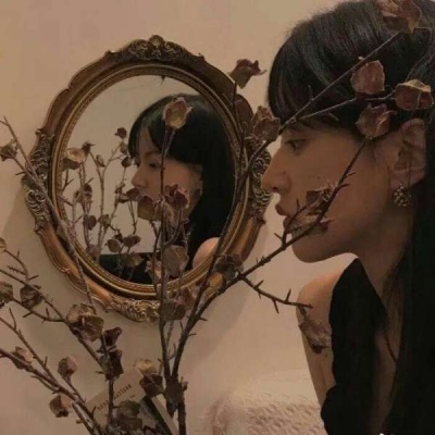 2021可盐可甜带眼泪的女生动漫头像图片