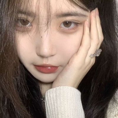 高清小红书的烟火的女生头像图片