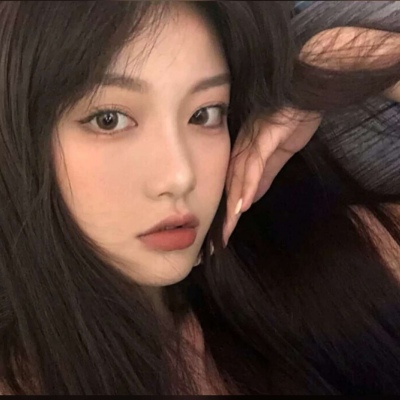 高清小红书的烟火的女生头像图片