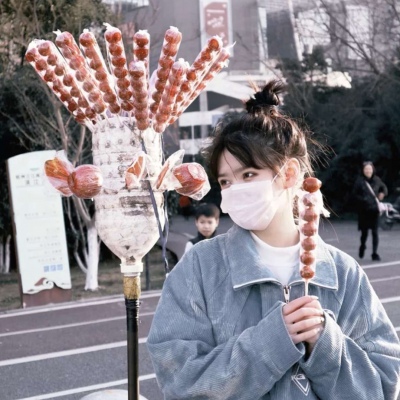 2021年的最新微信闺蜜红色头像女生版 霸气图片
