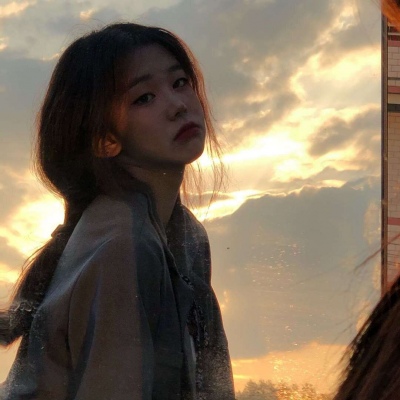 微信头像图片2021最火爆非主流头像女生真人左下角取图图片