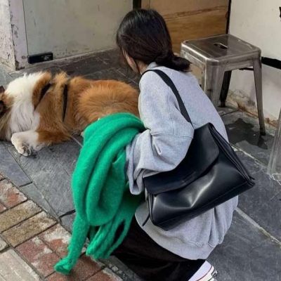2021成熟女生头像露腰露肩图片