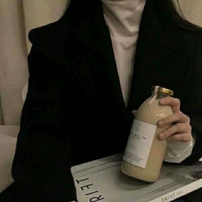 2021最火爆头像女生真人遮脸高清图片
