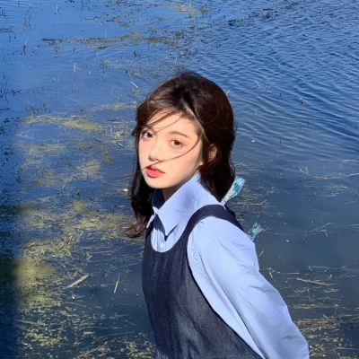 高清好看的仙气飘飘女生坐男生肩上头像图片