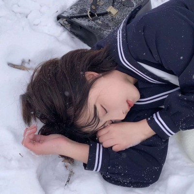 高清漂亮的高冷女生侧脸动漫头像图片