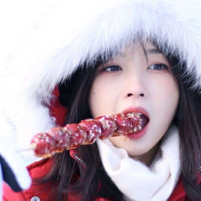 高清漂亮的高冷女生侧脸动漫头像图片