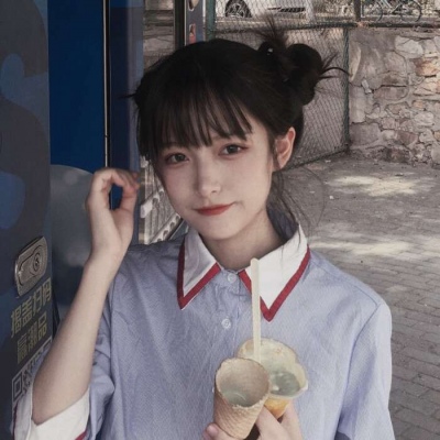 2021最火闺蜜氙气漂漂的女生头像下半身JK制服图片