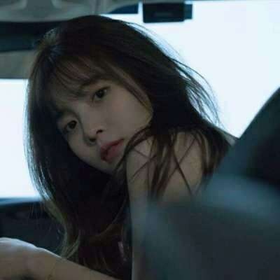 2021年真人qq头像女生悲伤霸气漫画图片
