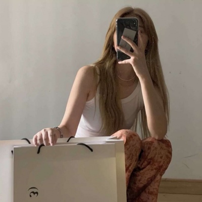 高清好看的2021年酷伤感个人头像女生图片