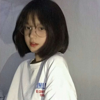 2021年头像伤感开心潇洒头像女生图片