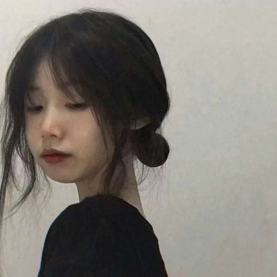 2021年头像伤感开心潇洒头像女生图片
