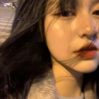 2021年头像伤感开心潇洒头像女生图片
