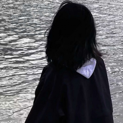 2021年头像伤感开心潇洒头像女生图片