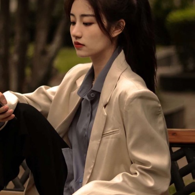 微信头像图片2021头像女生抱玩具熊真人图片