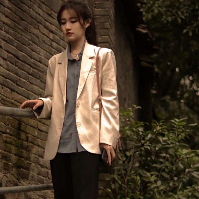 微信头像图片2021头像女生抱玩具熊真人图片