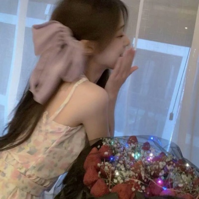 微信头像图片带花的头像女生图片
