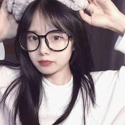 2021年最流行红色口罩女生头像女生图片