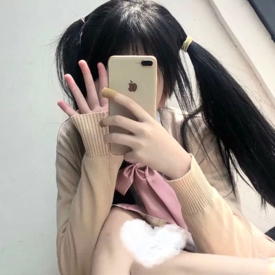 2021年最流行红色口罩女生头像女生图片