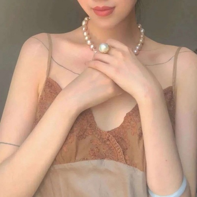 高清性感的女生头像干净好看真人图片