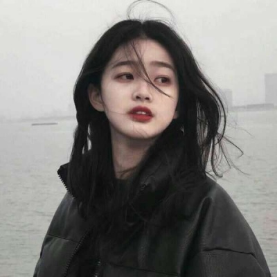 高清个性潮图头像女生给男生戴发箍的情侣头像图片