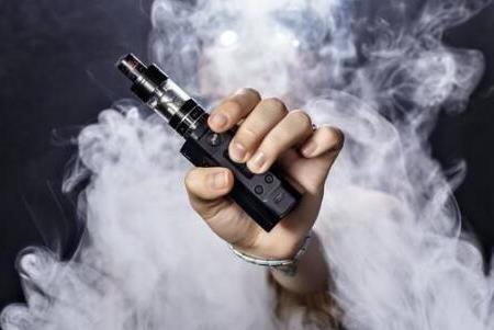 电子烟的危害不容小视 吸电子烟对戒烟真的有帮助吗图片