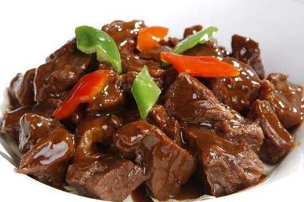 红烧牛肉的做法超正宗 家常红烧牛肉好吃又实惠