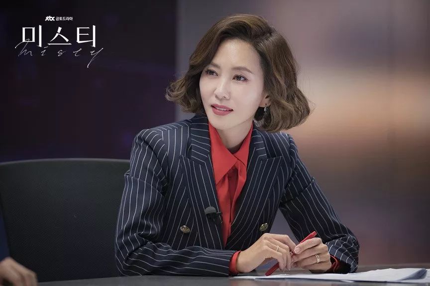女人不狠地位不稳句子图片