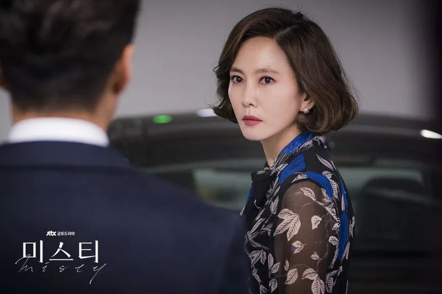 女人不狠地位不稳句子图片