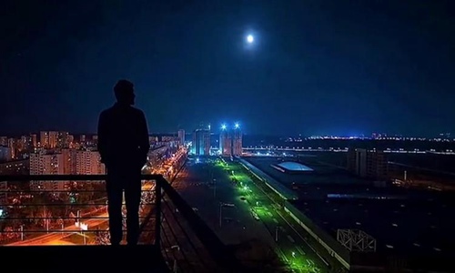 雪花一片一片片片为红颜是什么歌 抖音最火情歌《夜夜夜漫长》图片