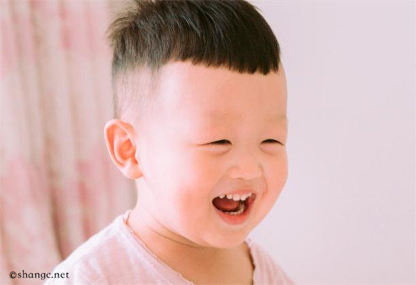医生说怀男孩的特点