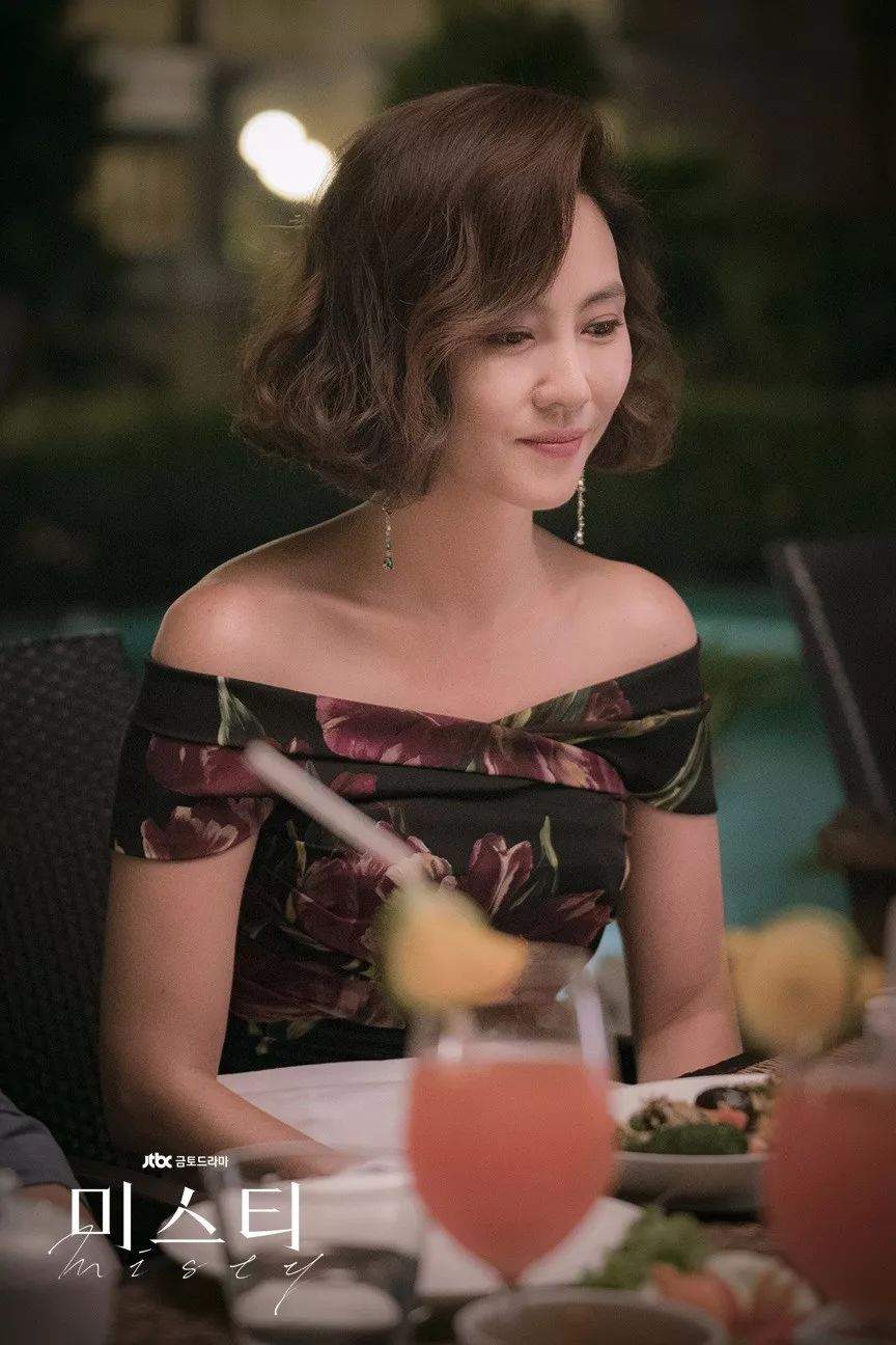 女人不狠地位不稳句子图片