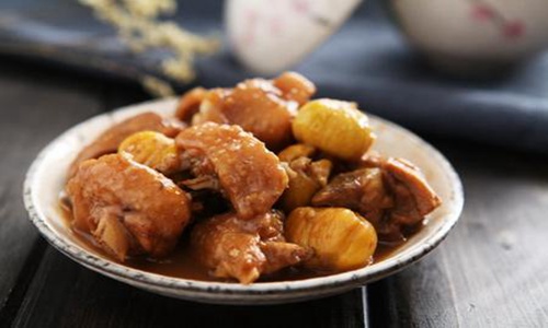板栗的做法大全，秋天必备的一道板栗烧鸡家常做法图片