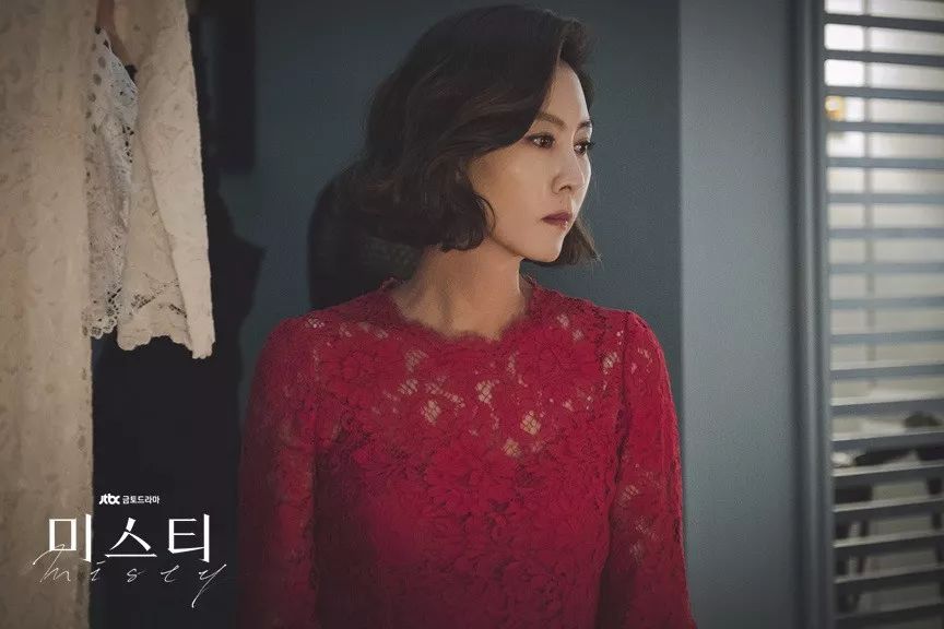 女人不狠地位不稳句子图片