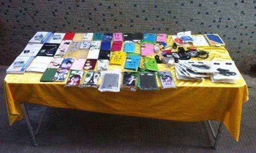 摆地摊卖什么最赚钱而且很受欢迎？2020最火的地摊经济图片