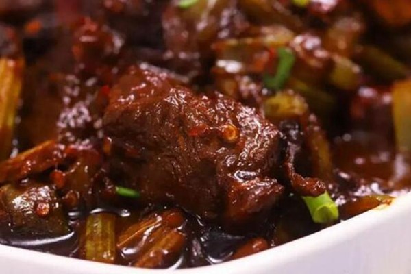红烧牛肉的做法超正宗 家常红烧牛肉好吃又实惠图片