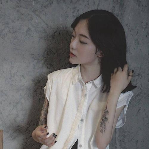 给最爱的人发简单一句晚安图片