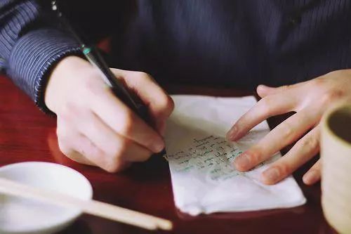 女人很累句子说说心情图片