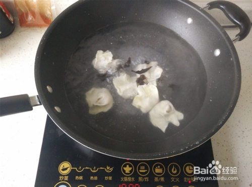 馄饨汤底怎么调才好吃图片