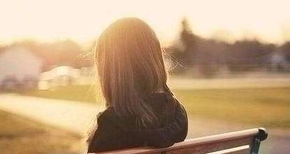 情绪化的女人特点图片