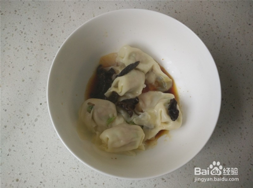 馄饨汤底怎么调才好吃图片