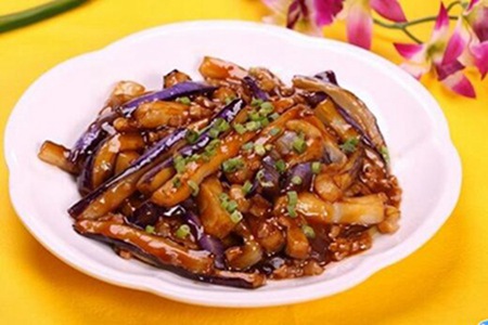 红烧茄子的家常做法 好吃不腻省油的窍门超简单